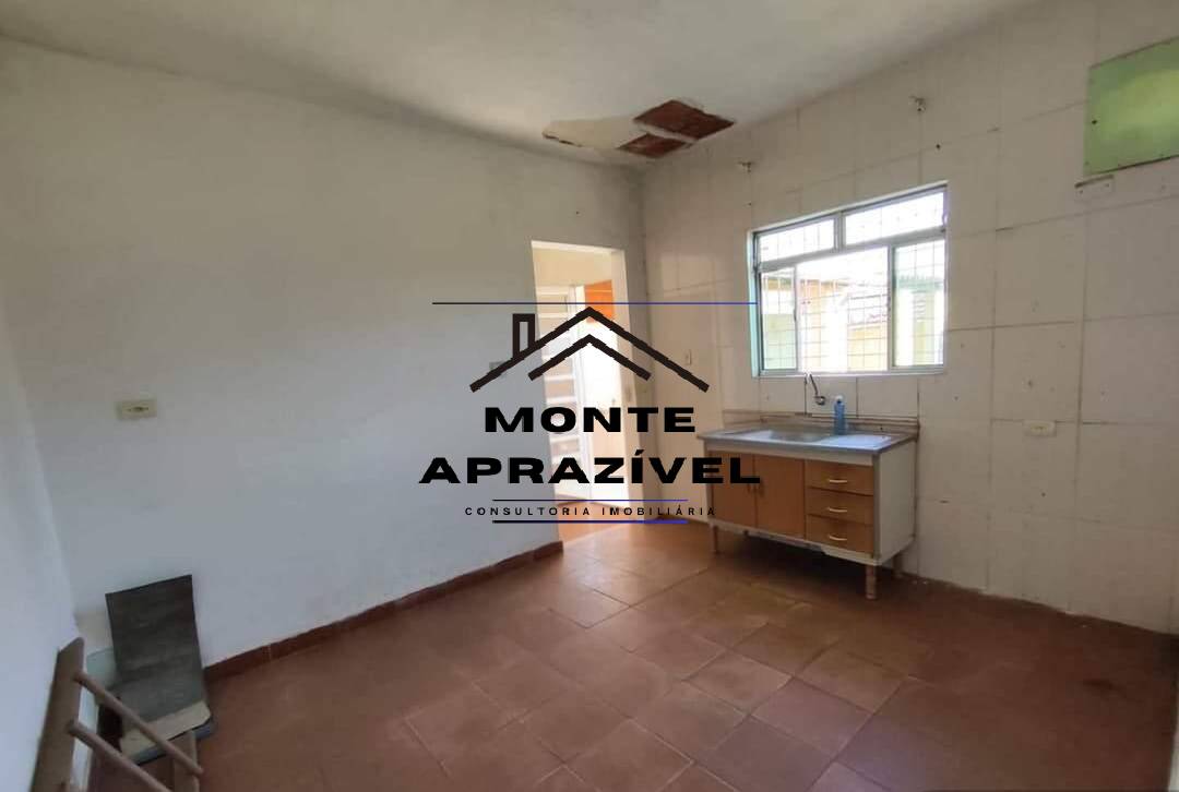 Casa à venda com 2 quartos, 300m² - Foto 2