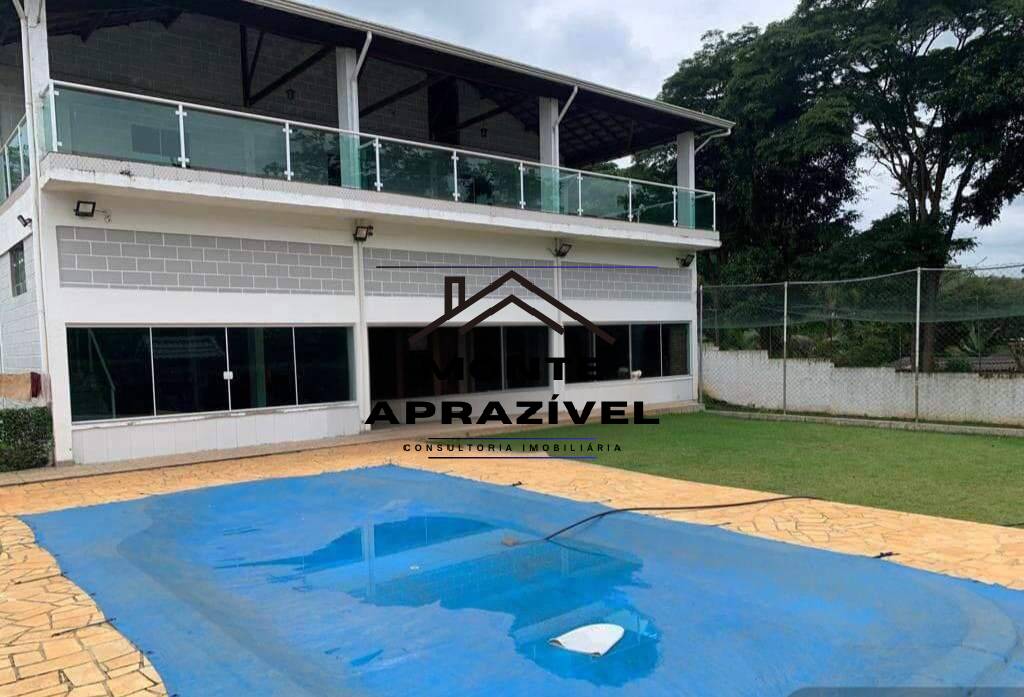 Fazenda à venda com 3 quartos, 1678m² - Foto 1