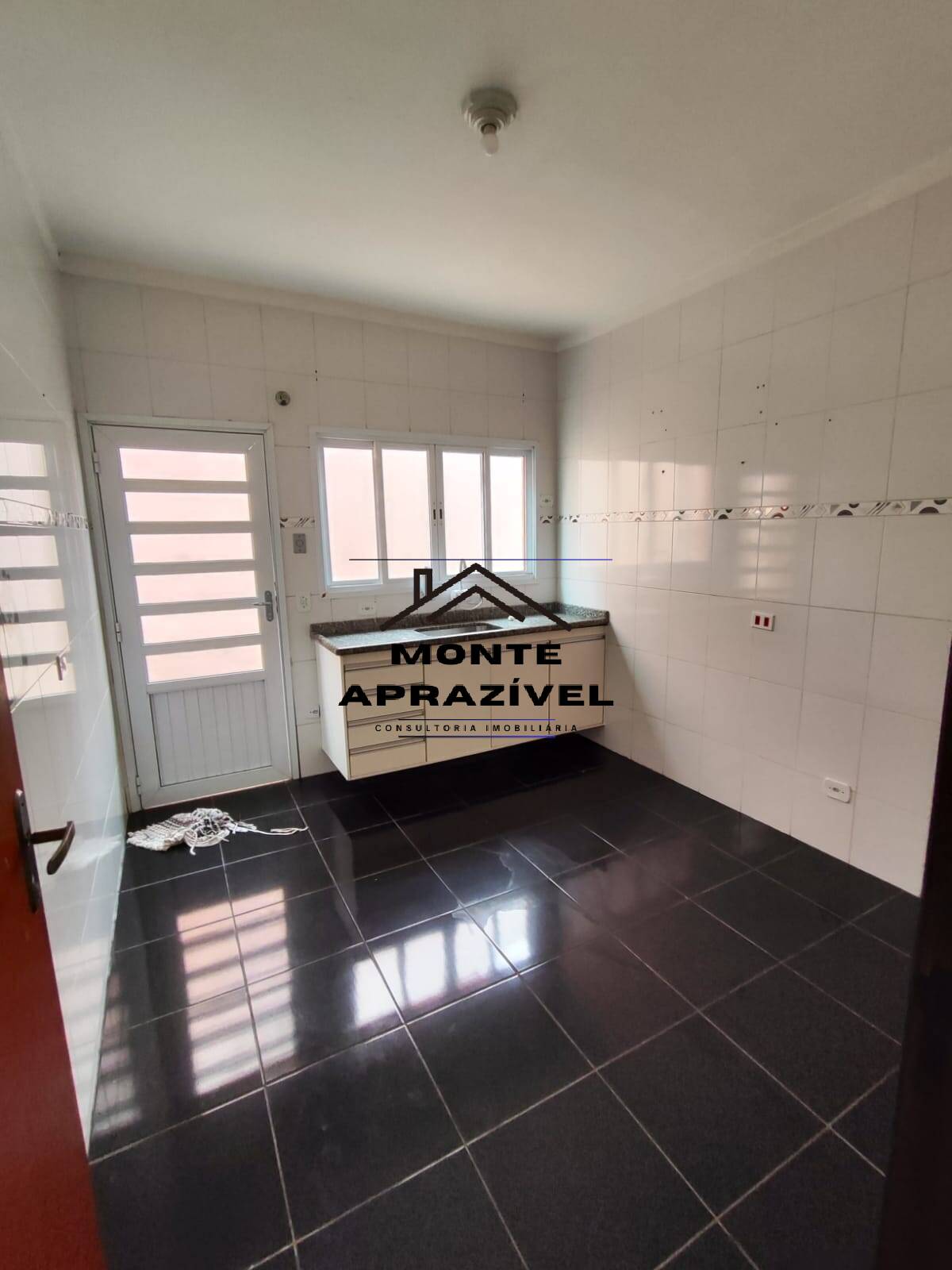 Sobrado à venda com 2 quartos, 300m² - Foto 28