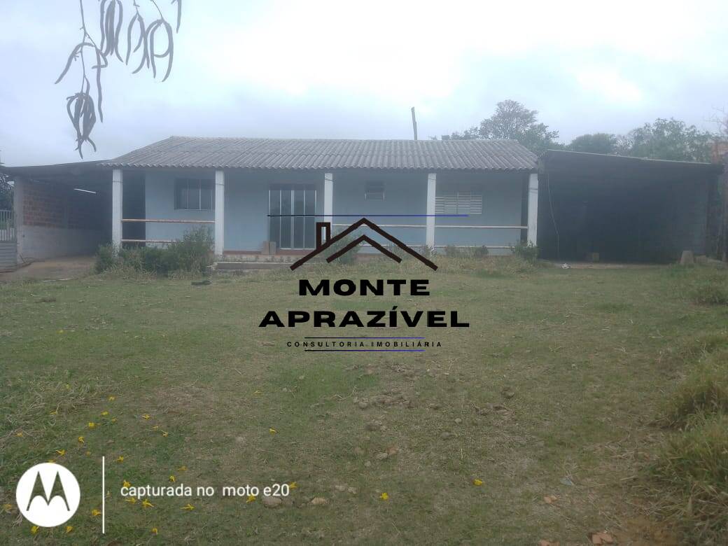 Fazenda à venda com 3 quartos, 2200m² - Foto 1