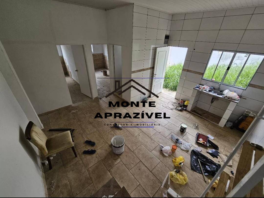 Casa para alugar com 2 quartos, 120m² - Foto 2