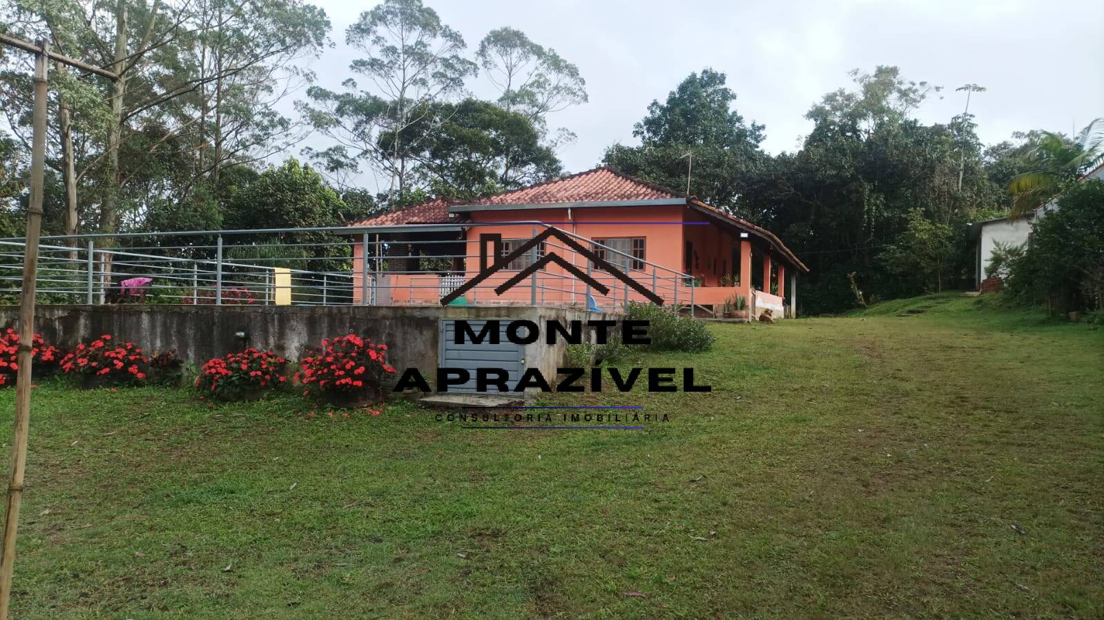 Fazenda à venda com 2 quartos, 9000m² - Foto 1