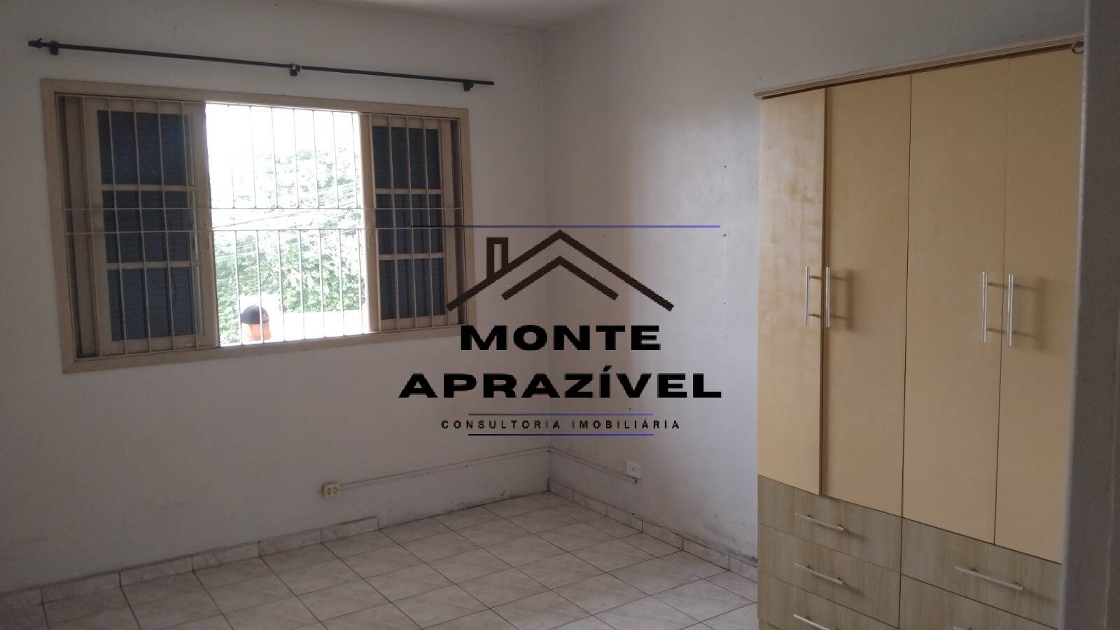 Casa à venda com 2 quartos, 350m² - Foto 2