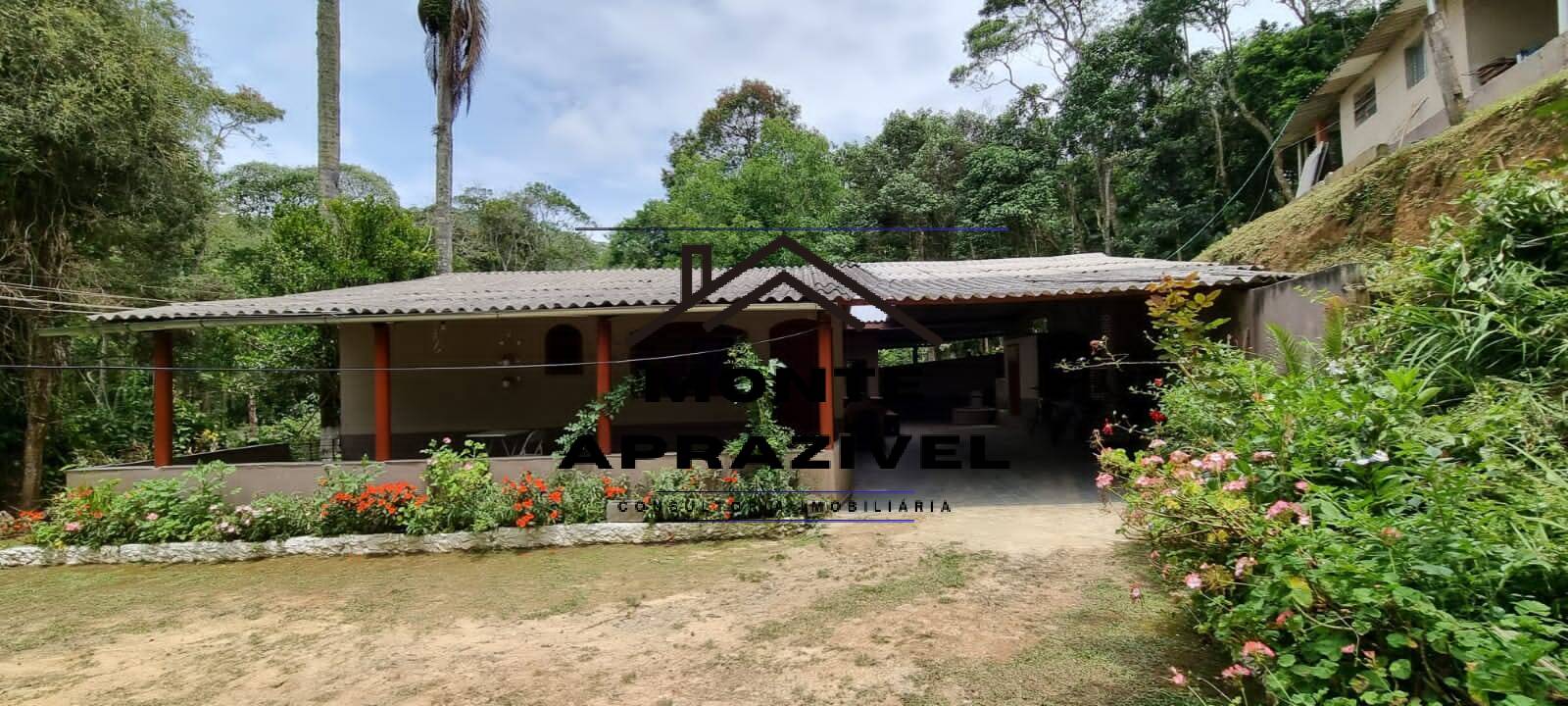 Fazenda à venda com 4 quartos, 1730m² - Foto 1