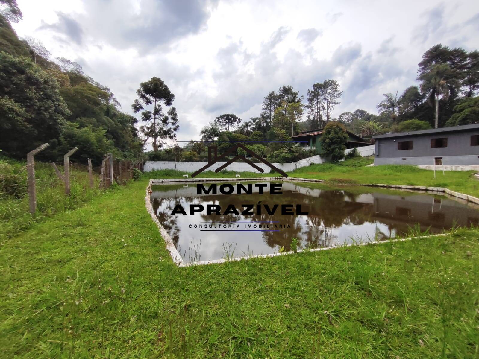 Fazenda à venda e aluguel com 5 quartos, 9800m² - Foto 7